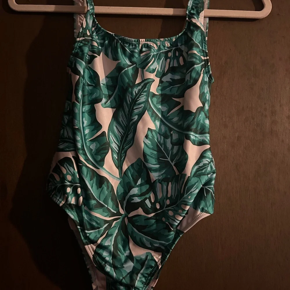 Tropical Leaf Print Swimsuit Kenny Flowers Beverly Hills classic. NWOT - Picture 6 of 7